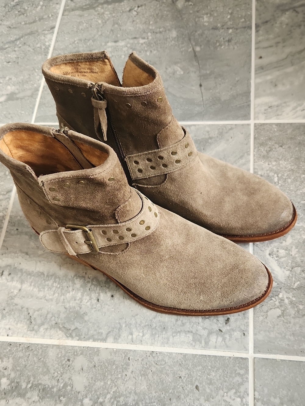 Sofft Suede Ankle Boots in Taupe Size 9.5